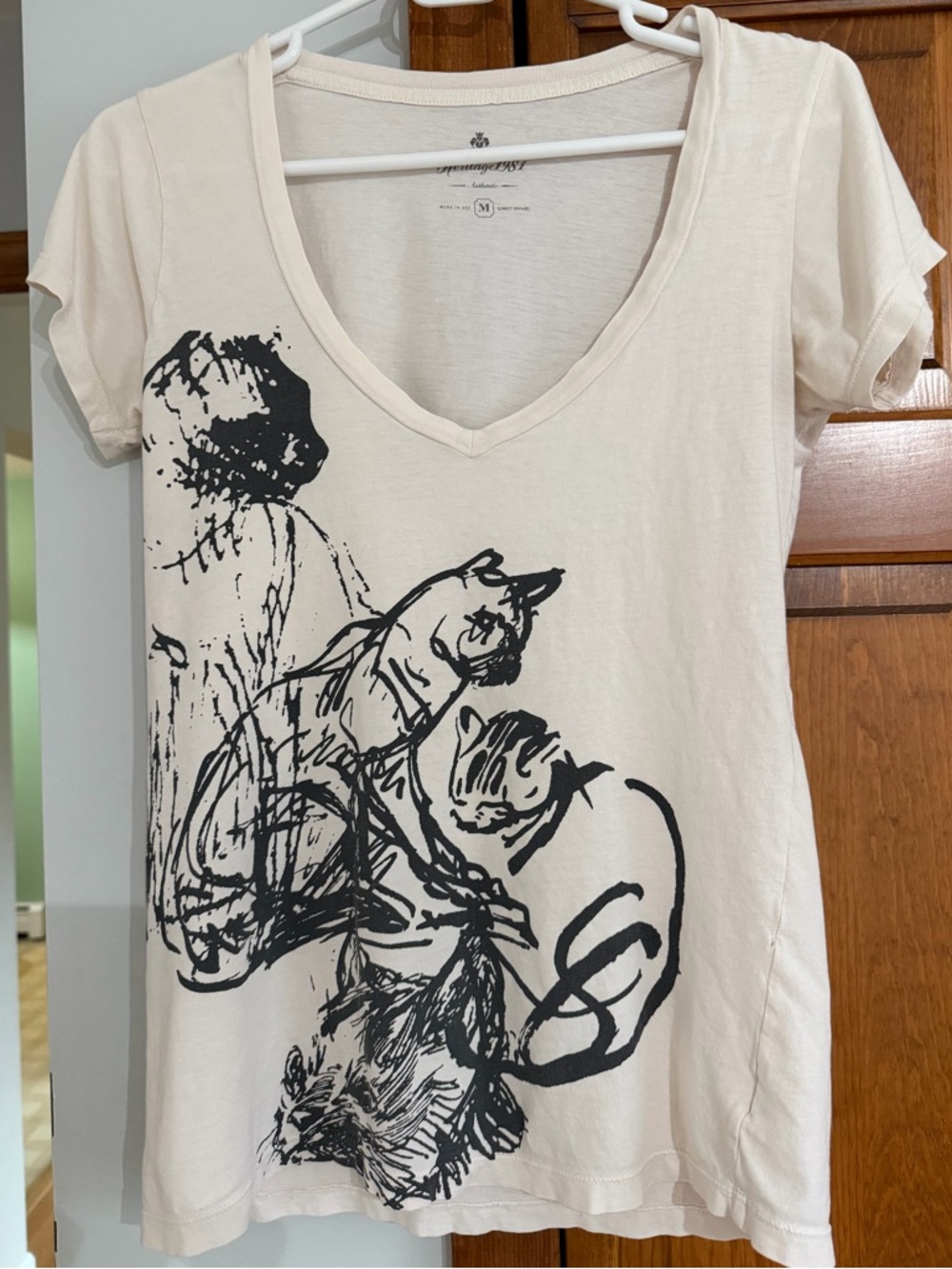 Heritage 1981 V-Neck Top Cat Art Women’s M Medium